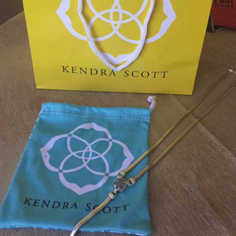 Authentic Kendra Scott Starla platinum necklace. Bags not included. (misplaced)
